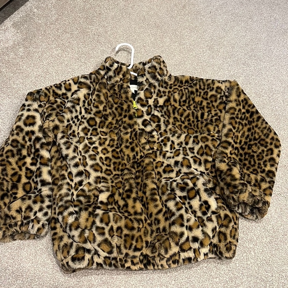 Treasure and Bond girls quarter zip, size XL- 14/16. NWOT